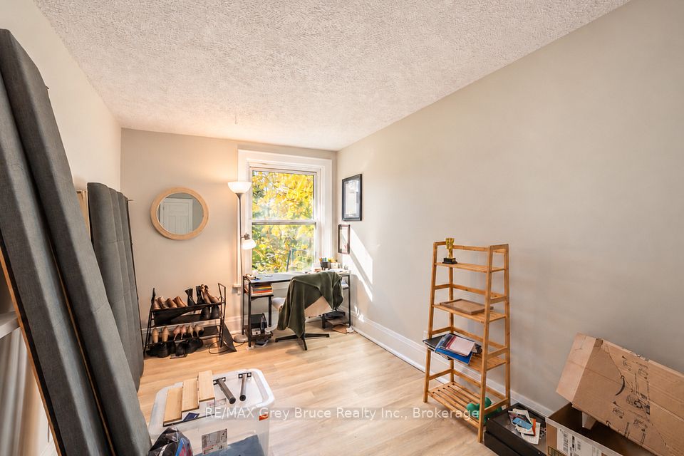516 4th Avenue E, Owen Sound, ON N4K 2N2 15