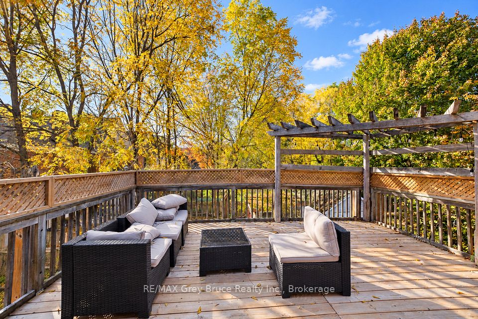 516 4th Avenue E, Owen Sound, ON N4K 2N2 23