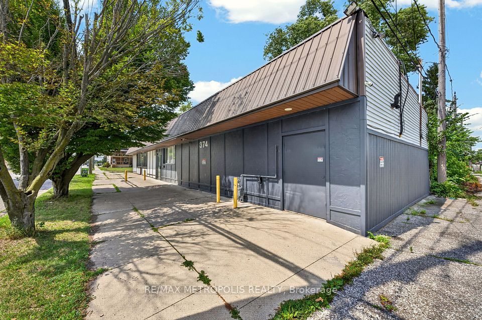 358-374 Shepherd Street W, Windsor, ON N8X 1C3