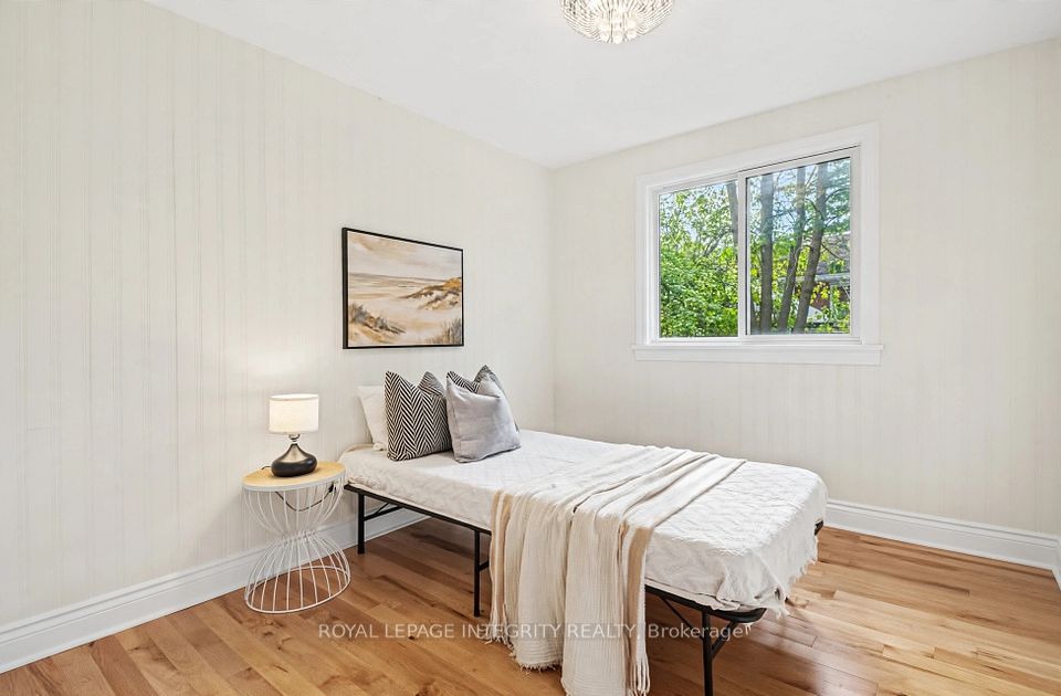 44 Millford Avenue, South of Baseline to Knoxdale, ON K2G 1C2 23