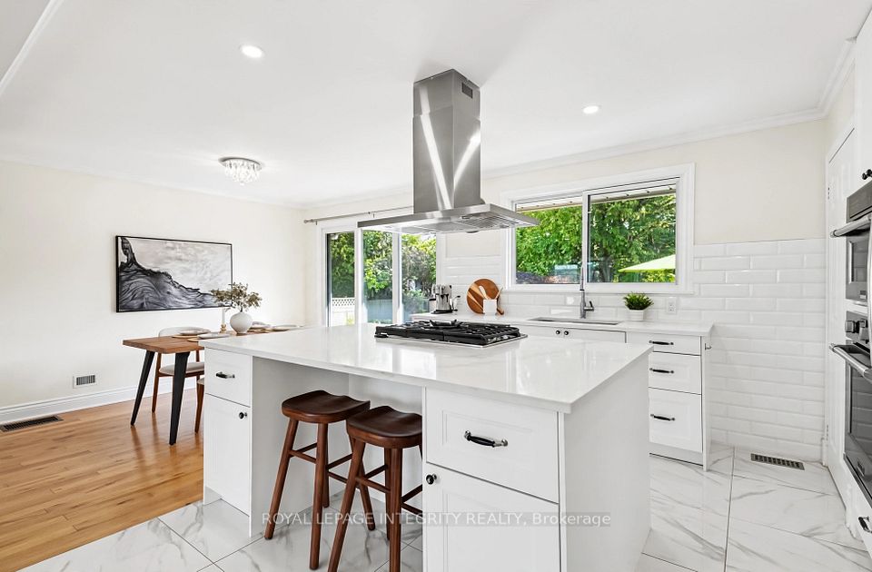 44 Millford Avenue, South of Baseline to Knoxdale, ON K2G 1C2 14