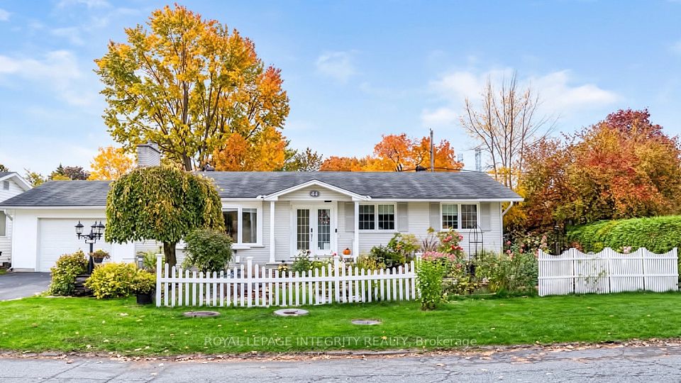 Detached at 44 Millford Avenue, South of Baseline to Knoxdale, ON K2G 1C2