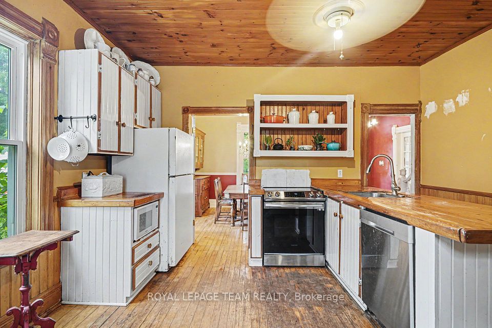 18 Moffat Street, North Dundas, ON K0A 2R0 7