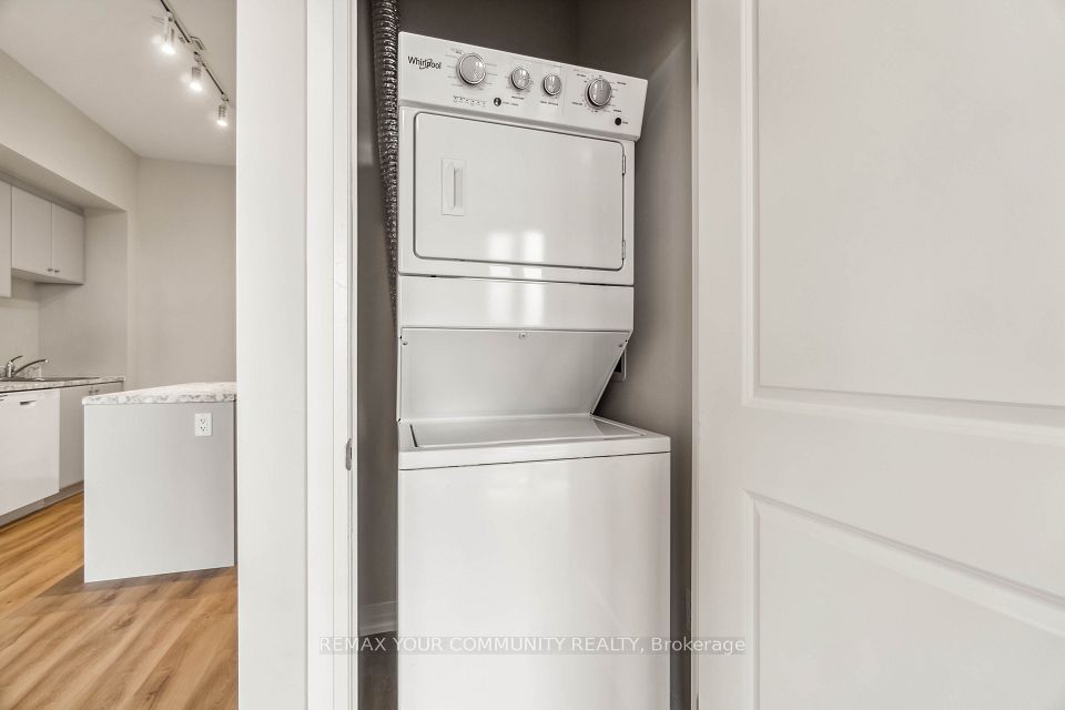 50 Herrick Avenue Upper PH04, St. Catharines, ON L2P 2T9 23