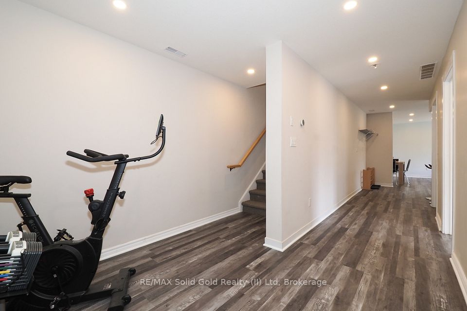 288 Albert Street 208, Waterloo, ON N2L 3T8 22