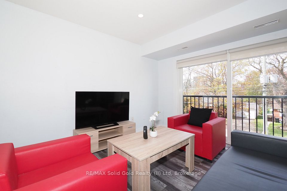288 Albert Street 208, Waterloo, ON N2L 3T8 8