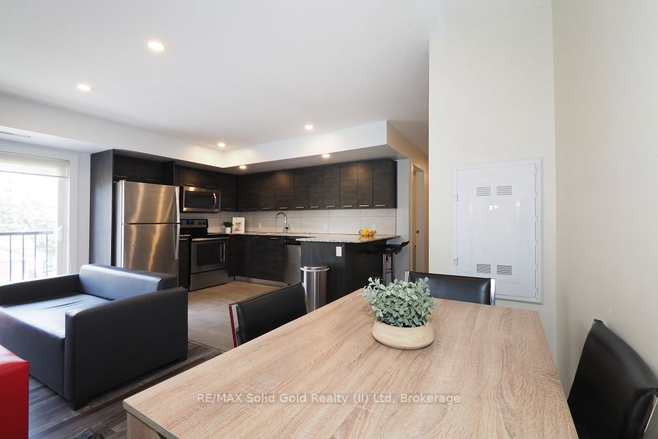 288 Albert Street 208, Waterloo, ON N2L 3T8 12