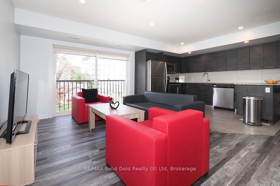 288 Albert Street 208, Waterloo, ON N2L 3T8 6