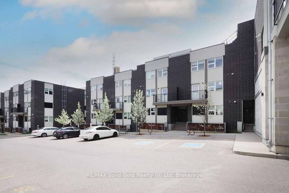 288 Albert Street 208, Waterloo, ON N2L 3T8 4
