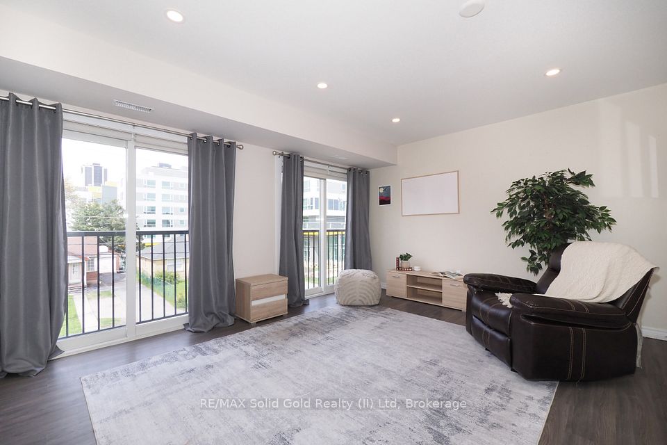 288 Albert Street 208, Waterloo, ON N2L 3T8 17