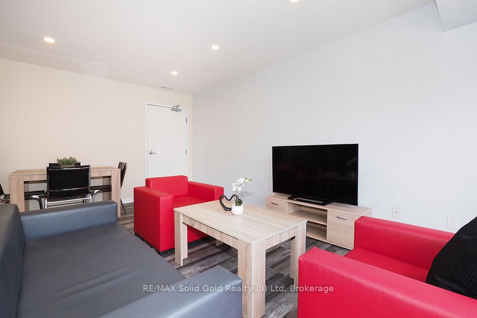 288 Albert Street 208, Waterloo, ON N2L 3T8 10