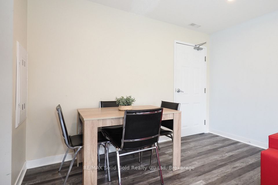 288 Albert Street 208, Waterloo, ON N2L 3T8 11