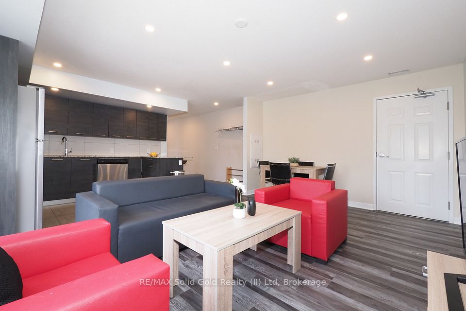 288 Albert Street 208, Waterloo, ON N2L 3T8 9
