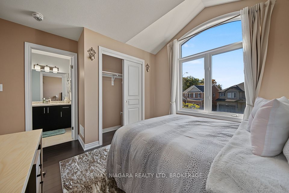 8 Elderberry Road, Thorold, ON L2V 0E7 23