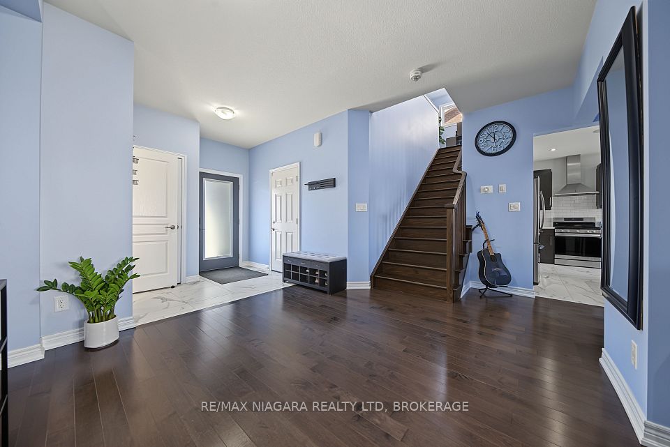 8 Elderberry Road, Thorold, ON L2V 0E7 11