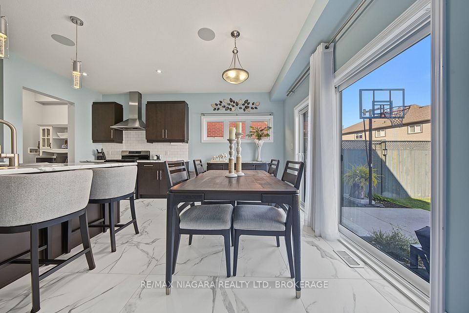 8 Elderberry Road, Thorold, ON L2V 0E7 14