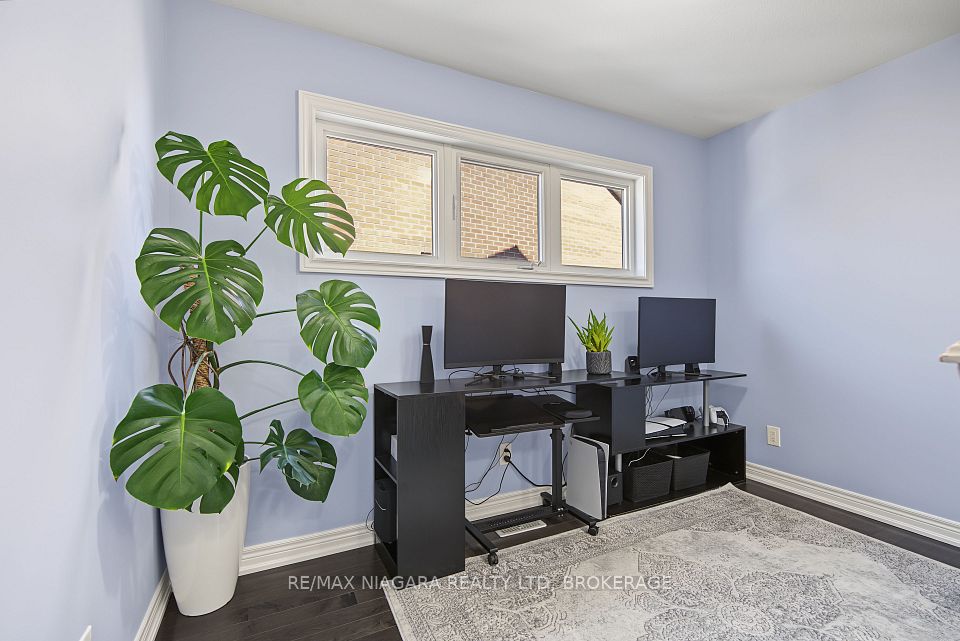 8 Elderberry Road, Thorold, ON L2V 0E7 21