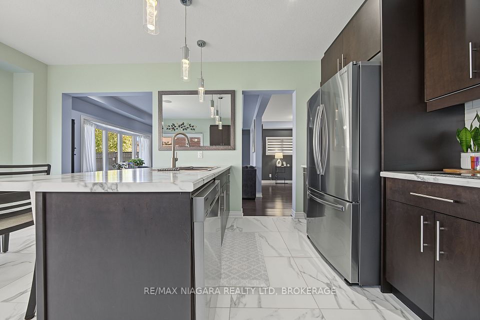 8 Elderberry Road, Thorold, ON L2V 0E7 19