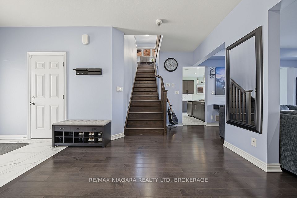 8 Elderberry Road, Thorold, ON L2V 0E7 10