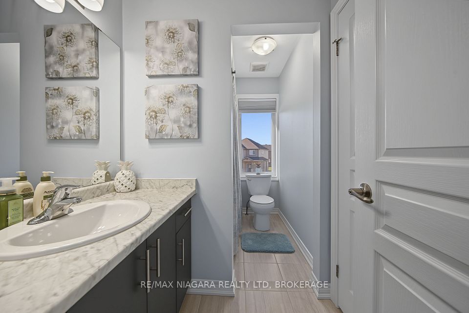 8 Elderberry Road, Thorold, ON L2V 0E7 24
