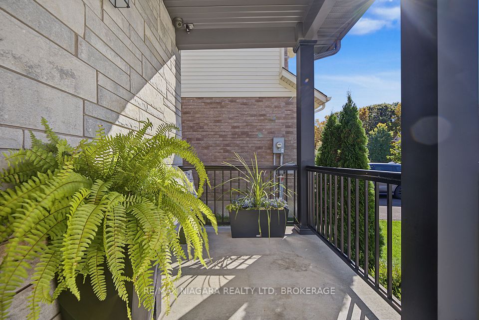 8 Elderberry Road, Thorold, ON L2V 0E7 6