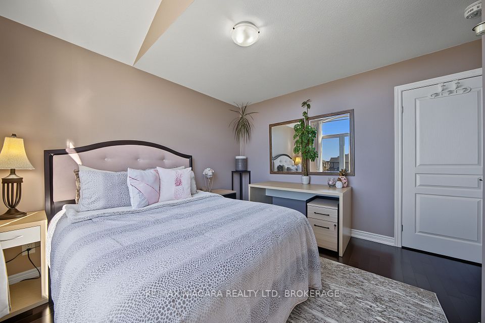 8 Elderberry Road, Thorold, ON L2V 0E7 22