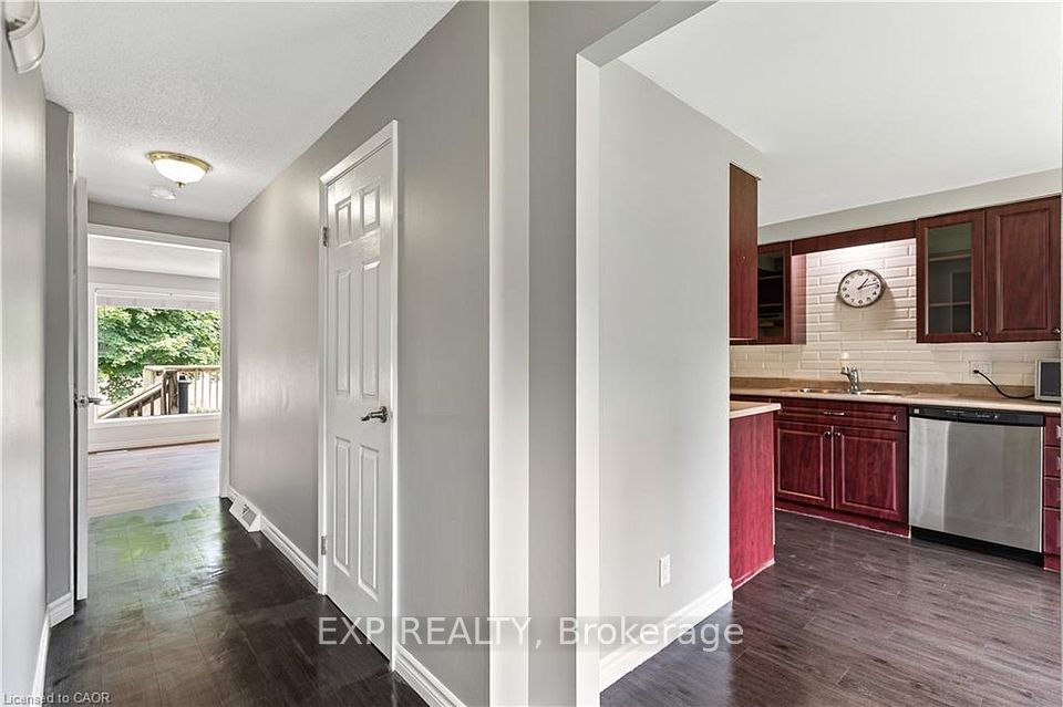 432B Dunvegan Drive, Waterloo, ON N2K 2C7 3