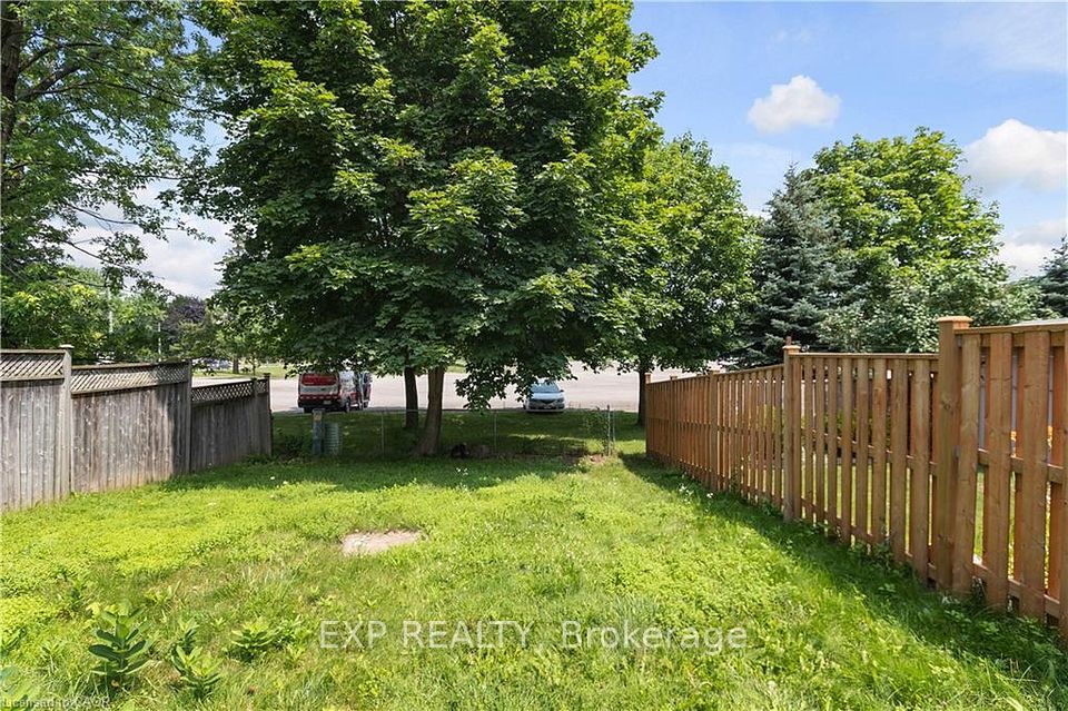 432B Dunvegan Drive, Waterloo, ON N2K 2C7 22