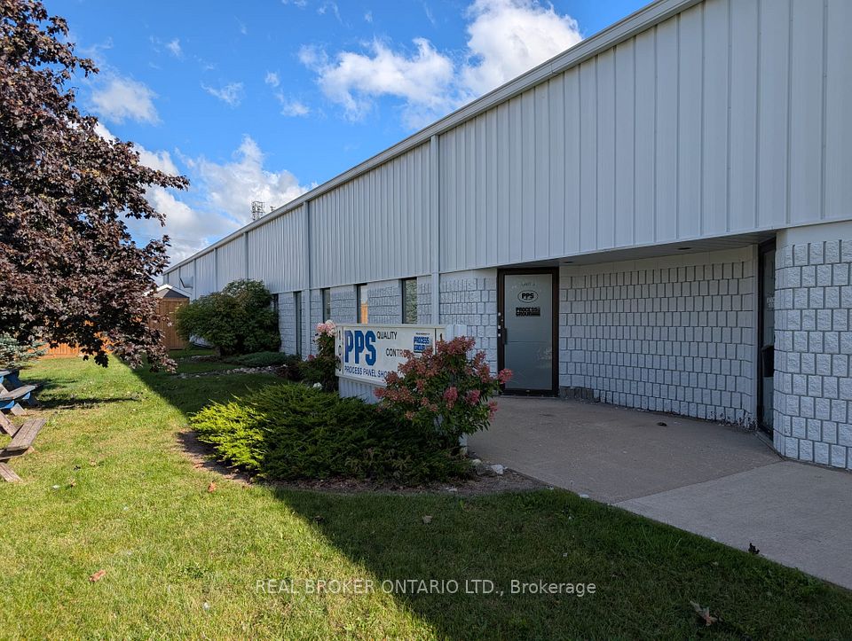 1720 Bishop Street N 3, Cambridge, ON N1R 7J3 2
