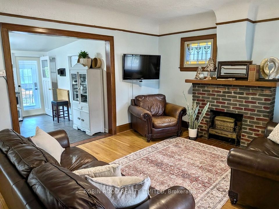160 Oakdale Avenue, St. Catharines, ON L2P 2K9 12