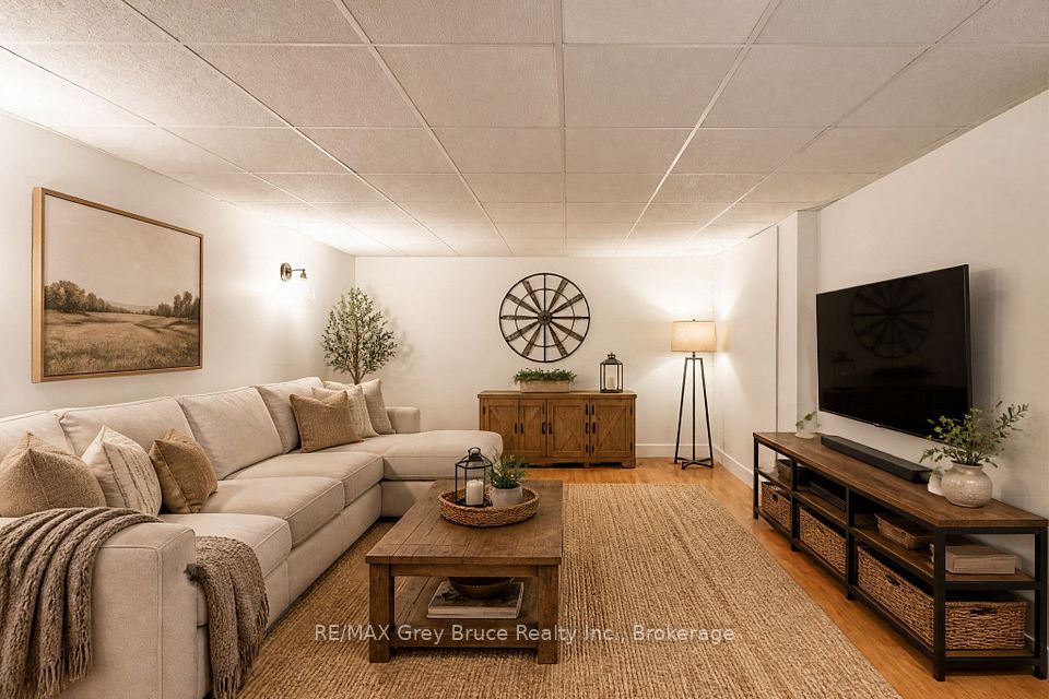 2353 5th Avenue W, Owen Sound, ON N4K 5C7 24