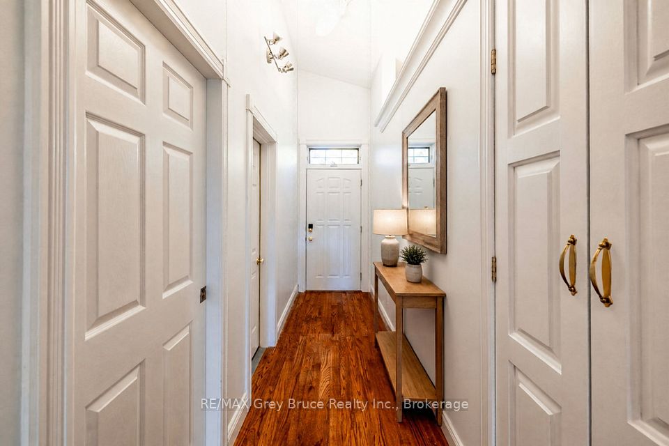 2353 5th Avenue W, Owen Sound, ON N4K 5C7 3
