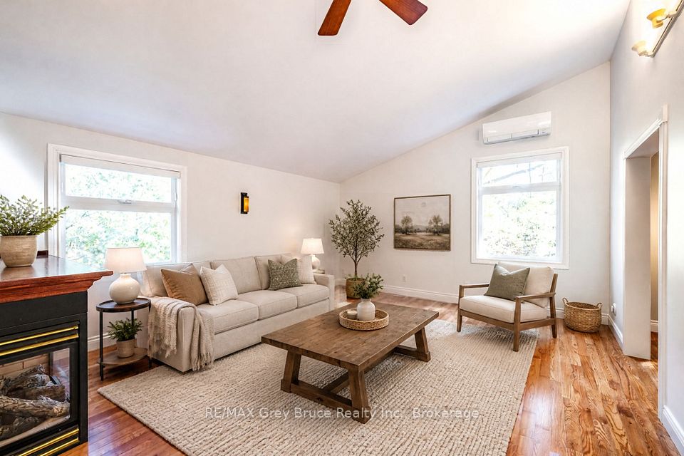 2353 5th Avenue W, Owen Sound, ON N4K 5C7 6
