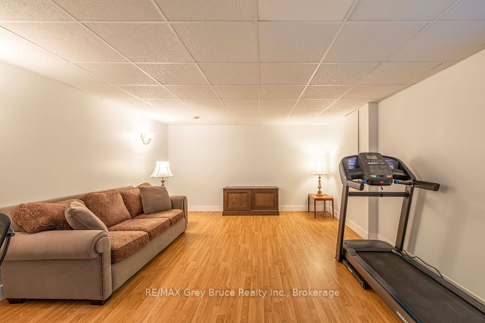 2353 5th Avenue W, Owen Sound, ON N4K 5C7 23