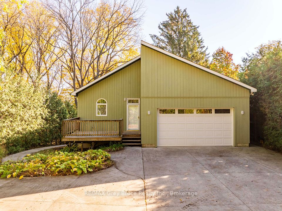 Detached at 2353 5th Avenue W, Owen Sound, ON N4K 5C7