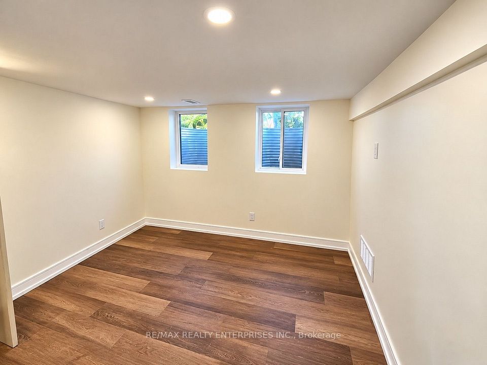 60 Royal Manor Drive Lower, St. Catharines, ON L2M 4L6 3
