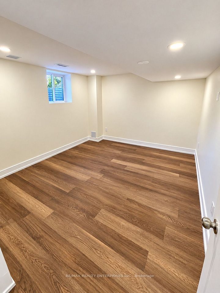 60 Royal Manor Drive Lower, St. Catharines, ON L2M 4L6 8