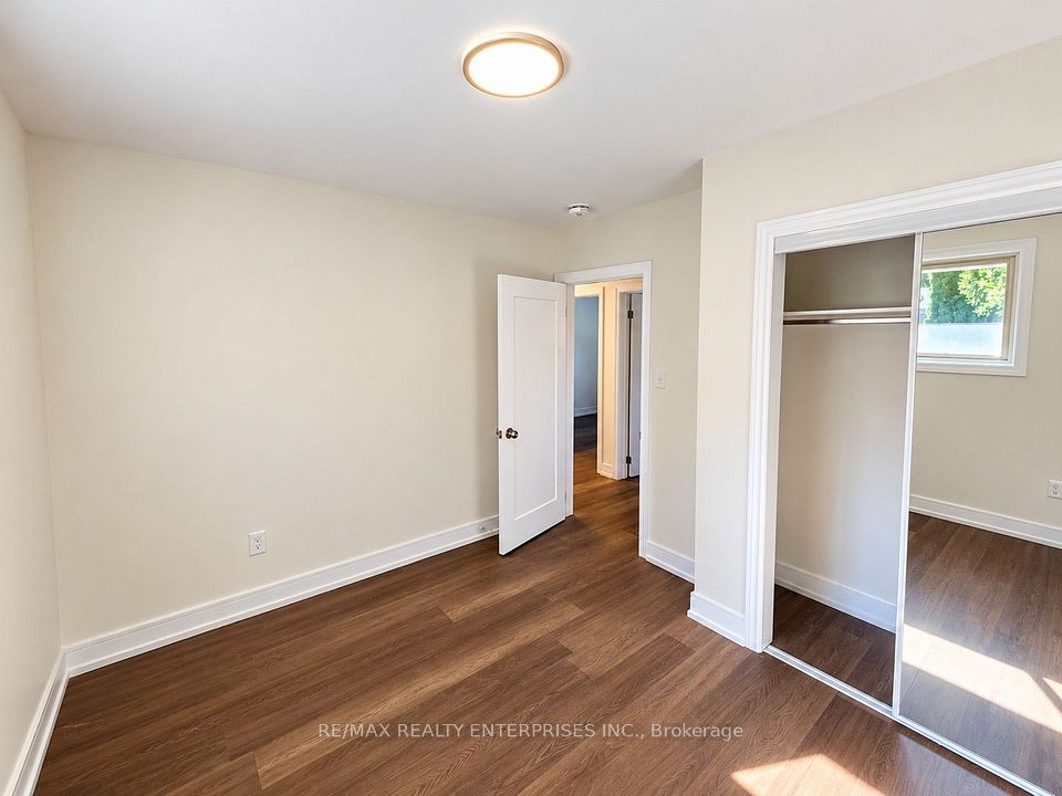 60 Royal Manor Drive MAIN, St. Catharines, ON L2M 4L6 6