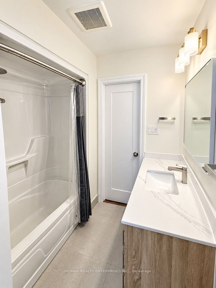 60 Royal Manor Drive MAIN, St. Catharines, ON L2M 4L6 5