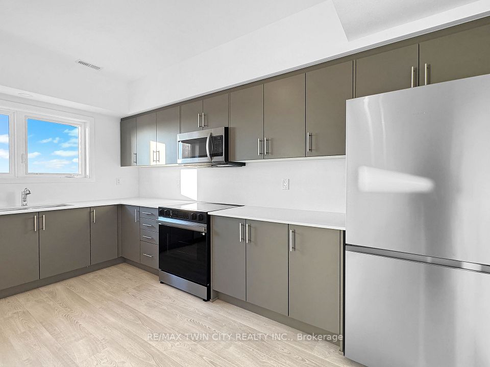 8 Miseferi Crescent 12, Cambridge, ON N1T 0J1 13