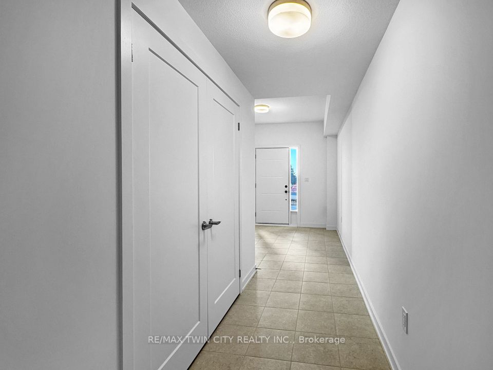 8 Miseferi Crescent 12, Cambridge, ON N1T 0J1 7
