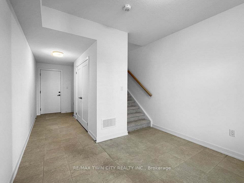8 Miseferi Crescent 12, Cambridge, ON N1T 0J1 5