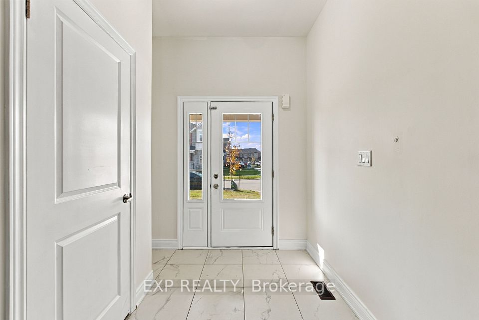 31 Sapphire Way, Thorold, ON L2V 0L4 6