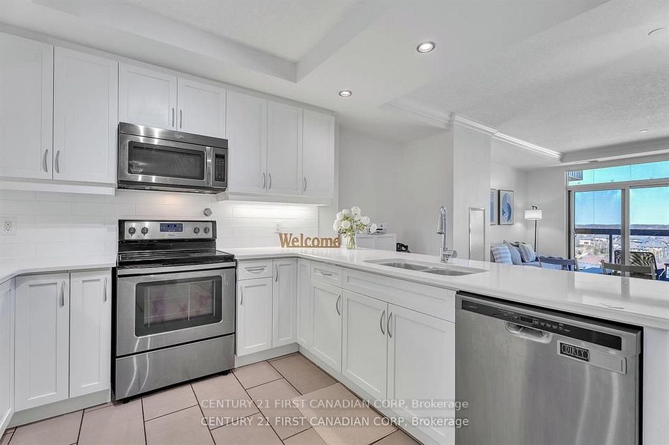 240 Villagewalk Boulevard 812, London North, ON N6G 0P6 3