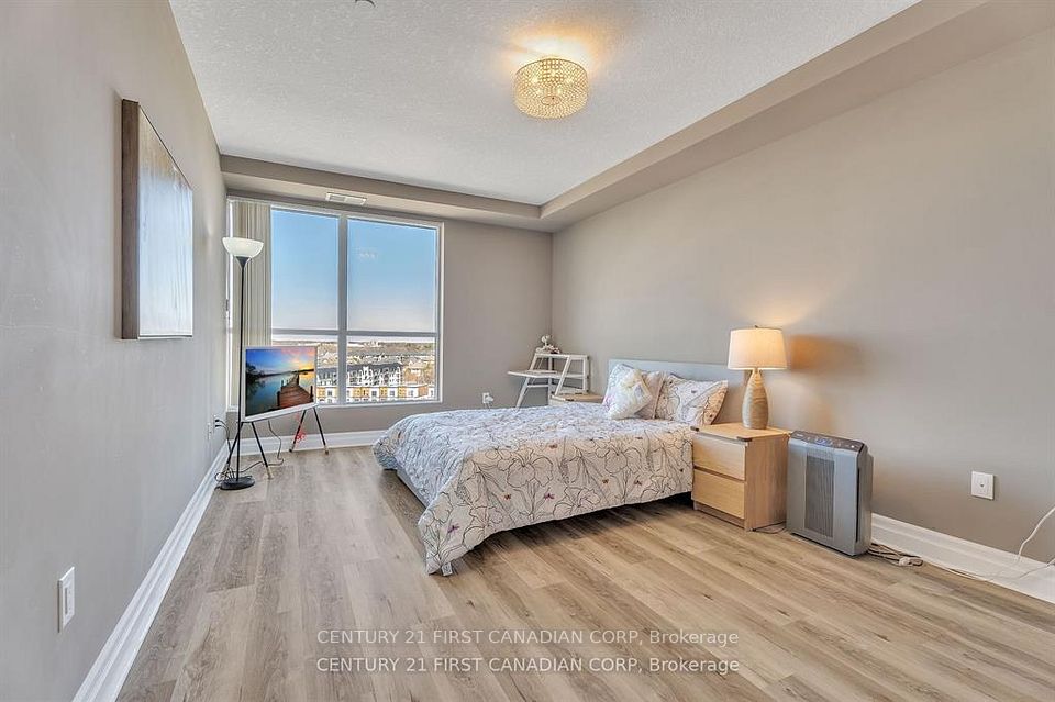 240 Villagewalk Boulevard 812, London North, ON N6G 0P6 5