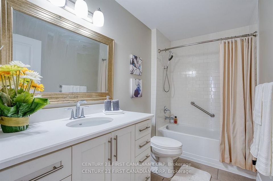 240 Villagewalk Boulevard 812, London North, ON N6G 0P6 24