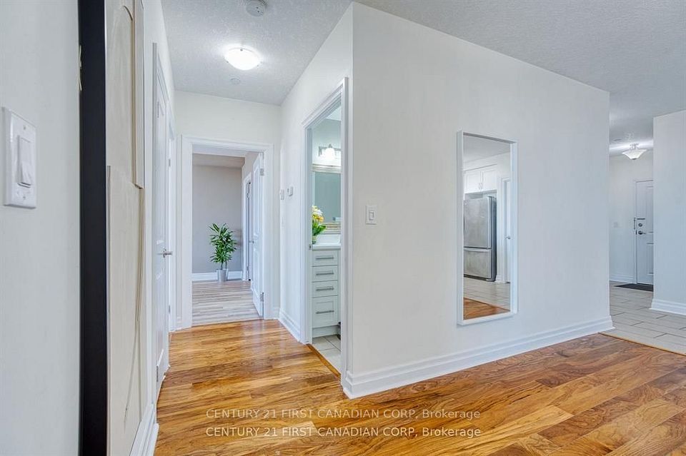 240 Villagewalk Boulevard 812, London North, ON N6G 0P6 23