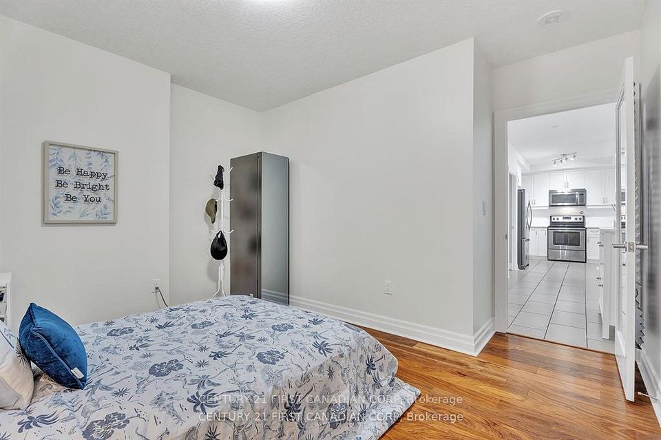 240 Villagewalk Boulevard 812, London North, ON N6G 0P6 14