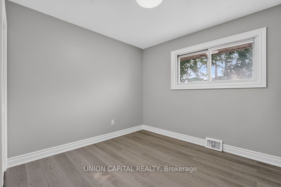 30 Collier Road N, Thorold, ON L2V 2X1 23
