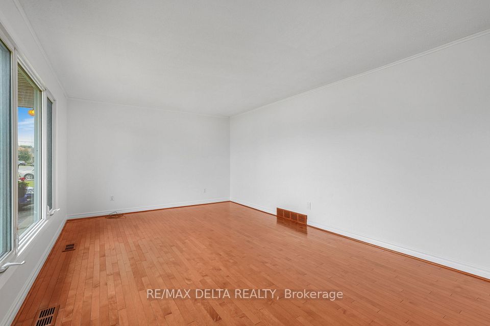 2022 Patricia Street, Clarence-Rockland, ON K4K 1C1 4